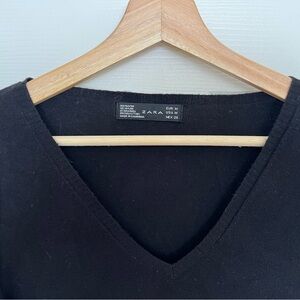 Zara V-neck Black Sweater sizeM